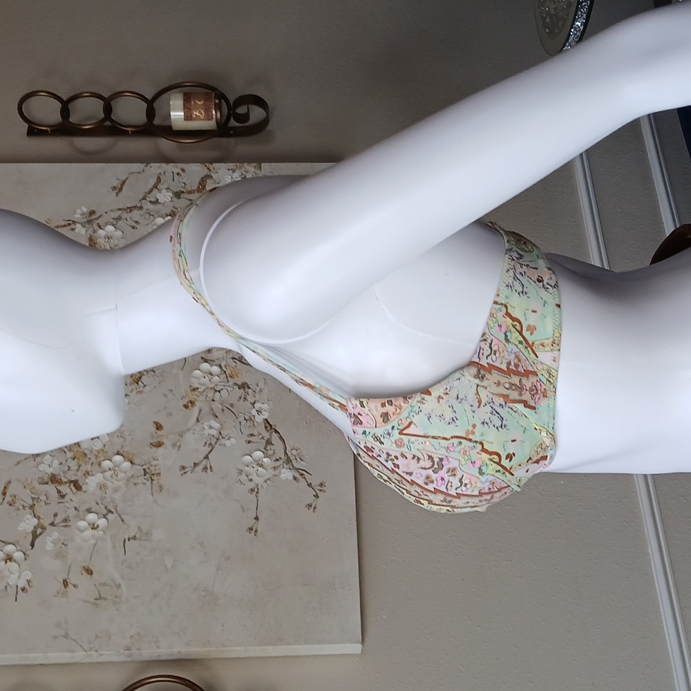 Victoria's Secret The Fabulous Strappy Push-up Padded Bikini Top. Size 34C - Picture 7 of 17